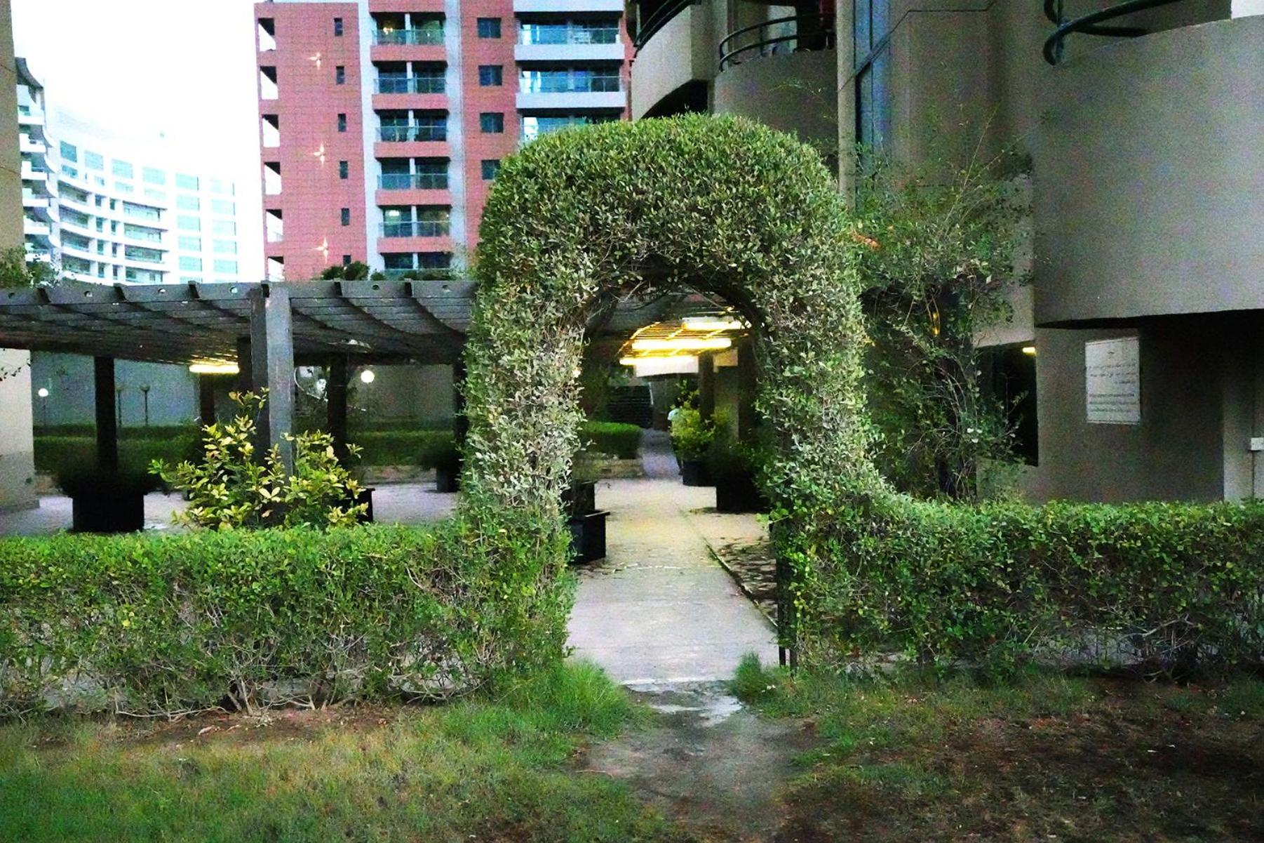 Quiet Partition Room In Tecom Barsha Heights Dubai Eksteriør billede